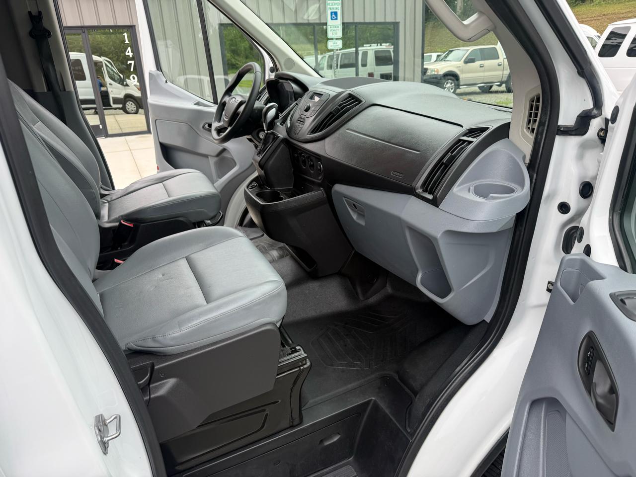 Ford Transit 350 Wagon Med. Roof XL w/Sliding Pass. 148-in. WB 2018