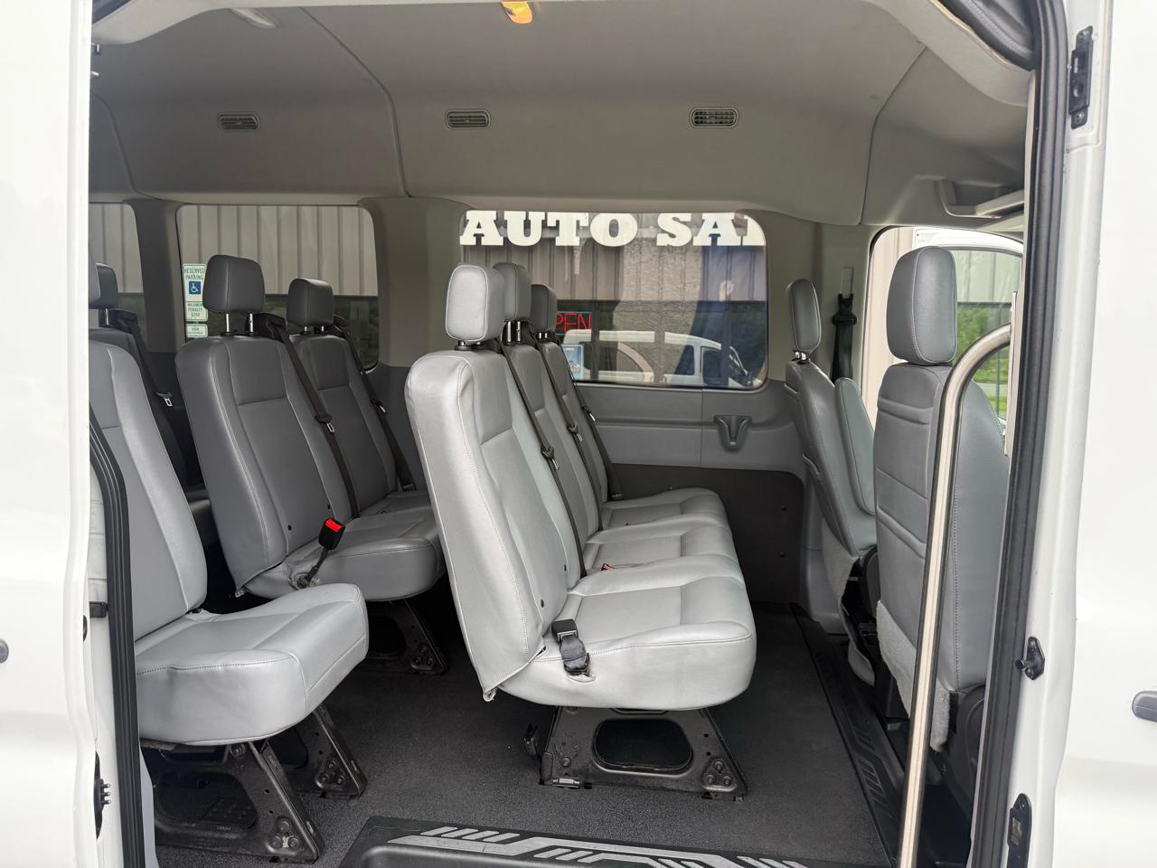 Ford Transit 350 Wagon Med. Roof XL w/Sliding Pass. 148-in. WB 2018