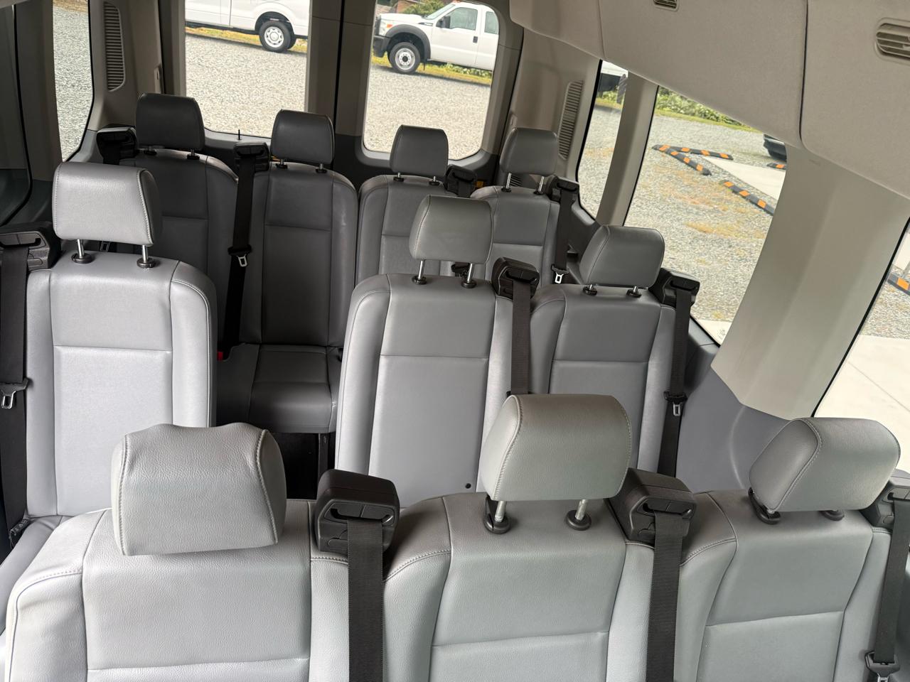 Ford Transit 350 Wagon Med. Roof XL w/Sliding Pass. 148-in. WB 2018