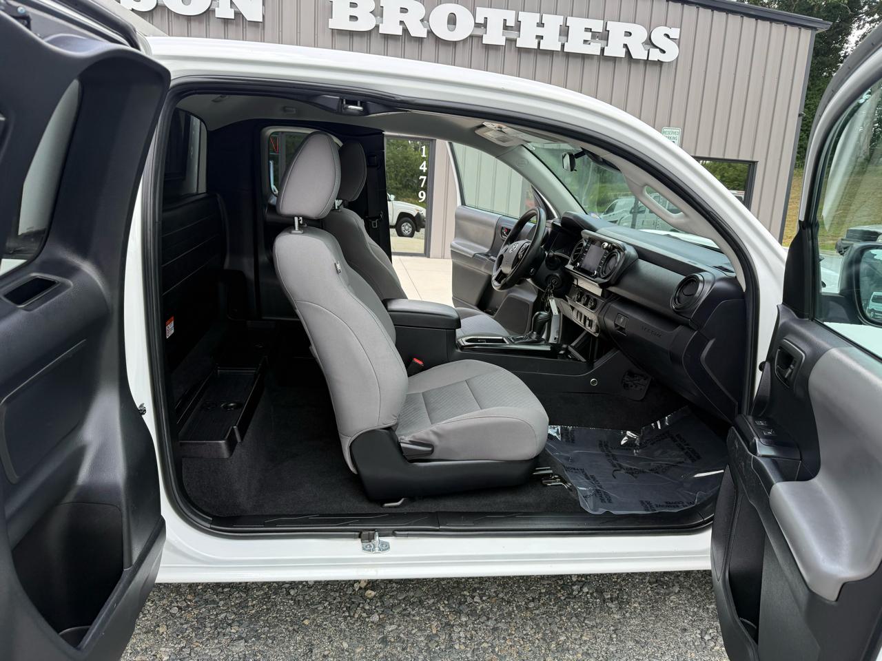 Toyota Tacoma SR5 Access Cab I4 6AT 2WD 2022