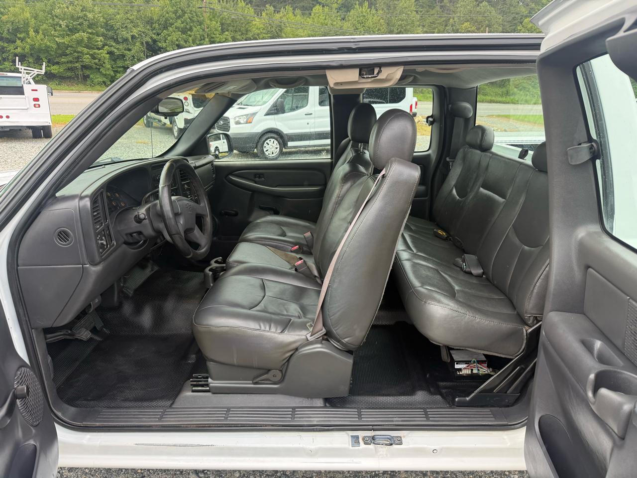 Chevrolet Silverado 1500 2WD Ext Cab 157.5" Work Truck 2003