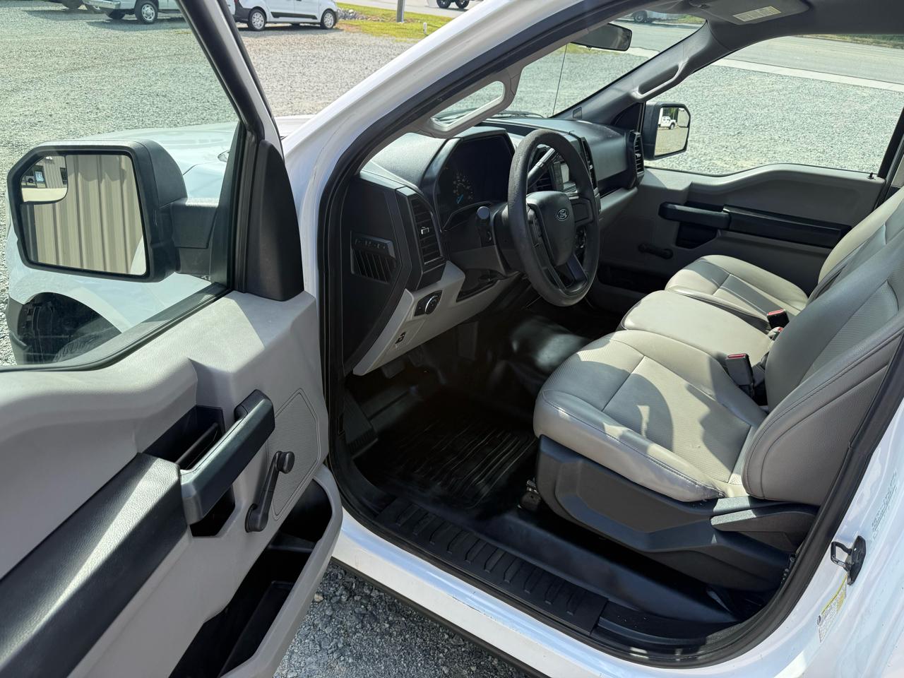 Ford F-150 2WD Reg Cab 141" XL 2016