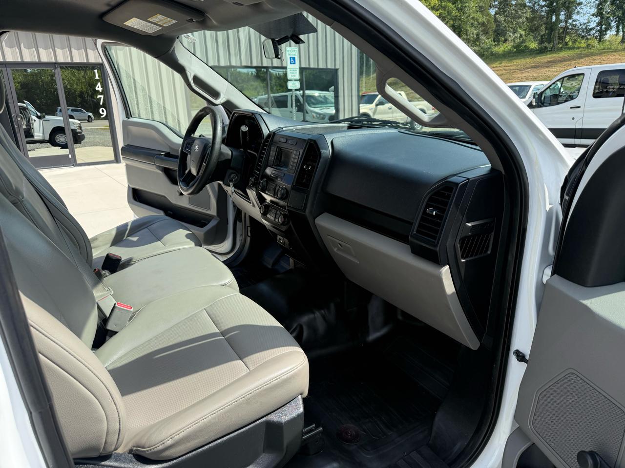 Ford F-150 2WD Reg Cab 141" XL 2016