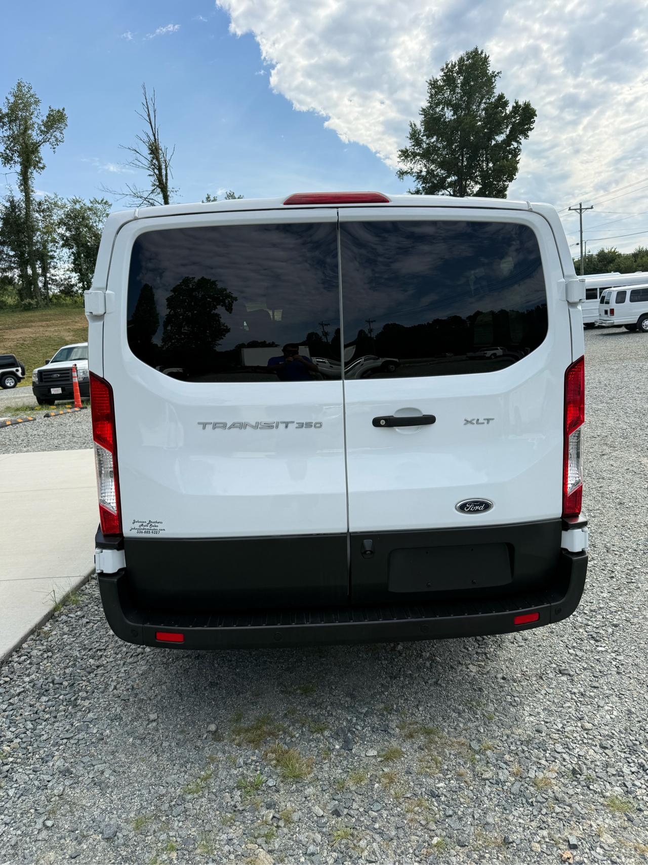 Ford Transit 350 Wagon Low Roof XL w/Sliding Pass. 148-in. WB 2021
