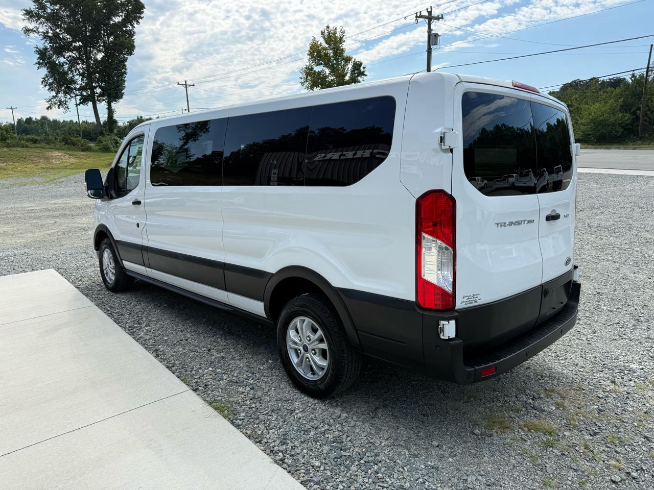 Ford Transit 350 Wagon Low Roof XL w/Sliding Pass. 148-in. WB 2021