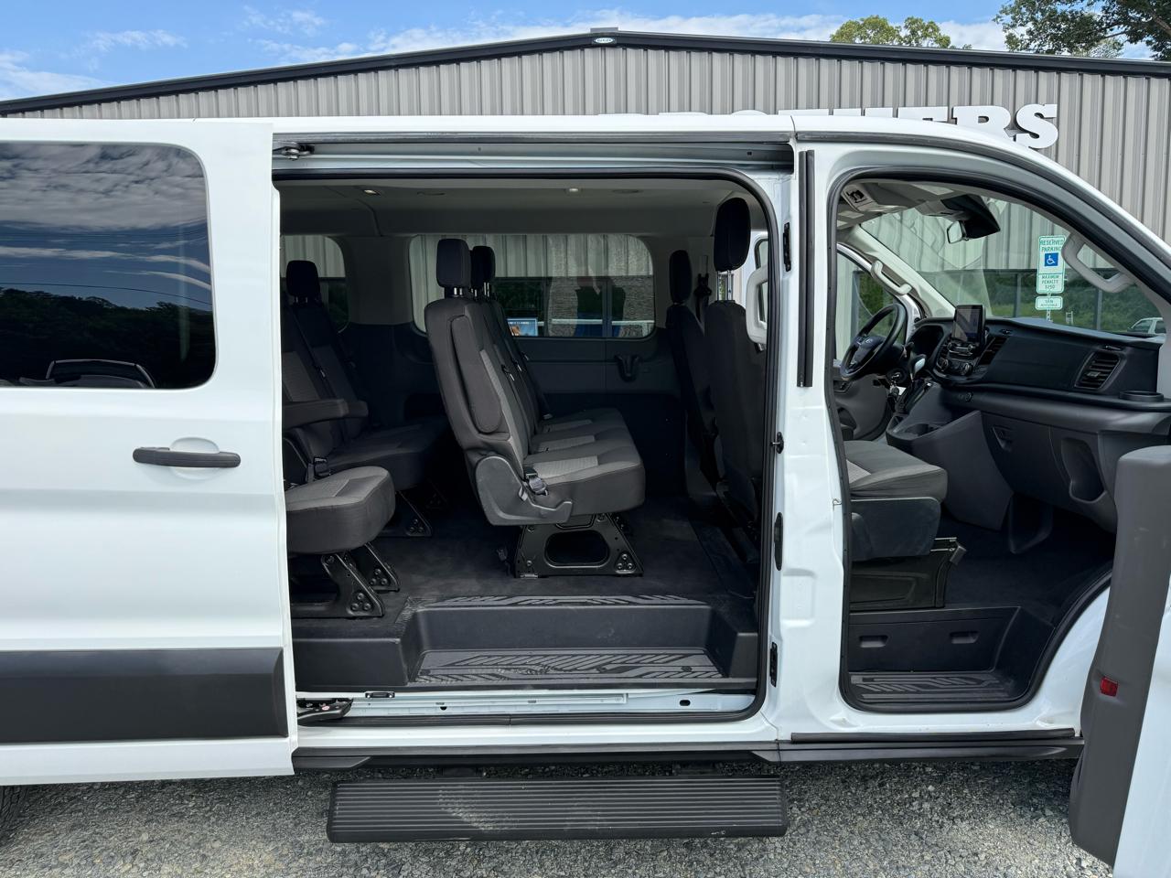 Ford Transit 350 Wagon Low Roof XL w/Sliding Pass. 148-in. WB 2021