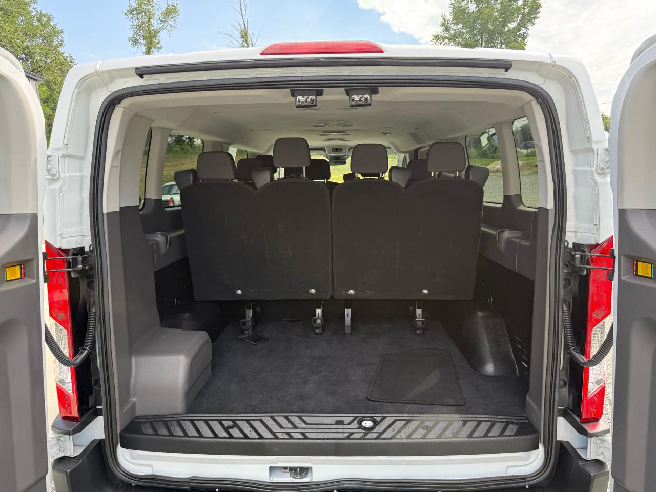 Ford Transit 350 Wagon Low Roof XL w/Sliding Pass. 148-in. WB 2021