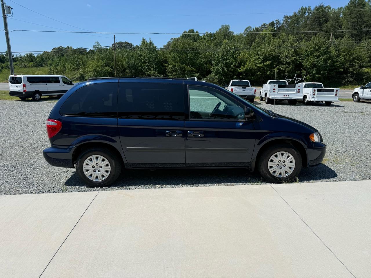 Chrysler Town & Country LX 2005