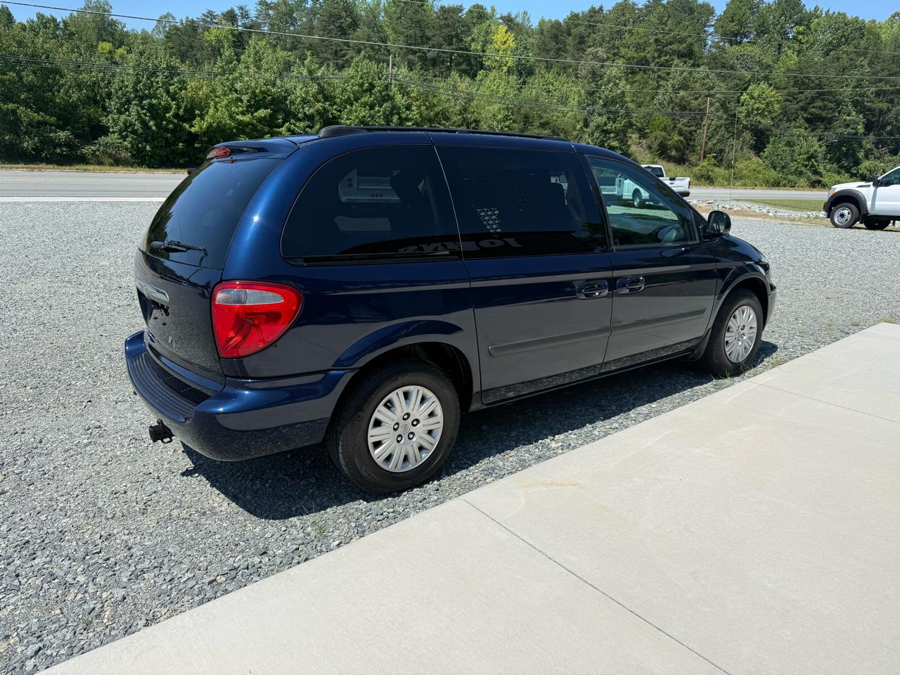 Chrysler Town & Country LX 2005