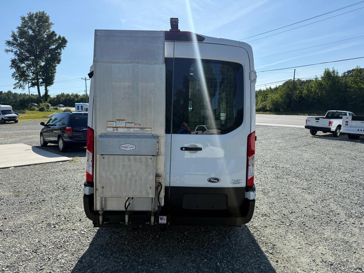 Ford Transit 250 Van Med. Roof w/Sliding Pass. 130-in. WB 2020