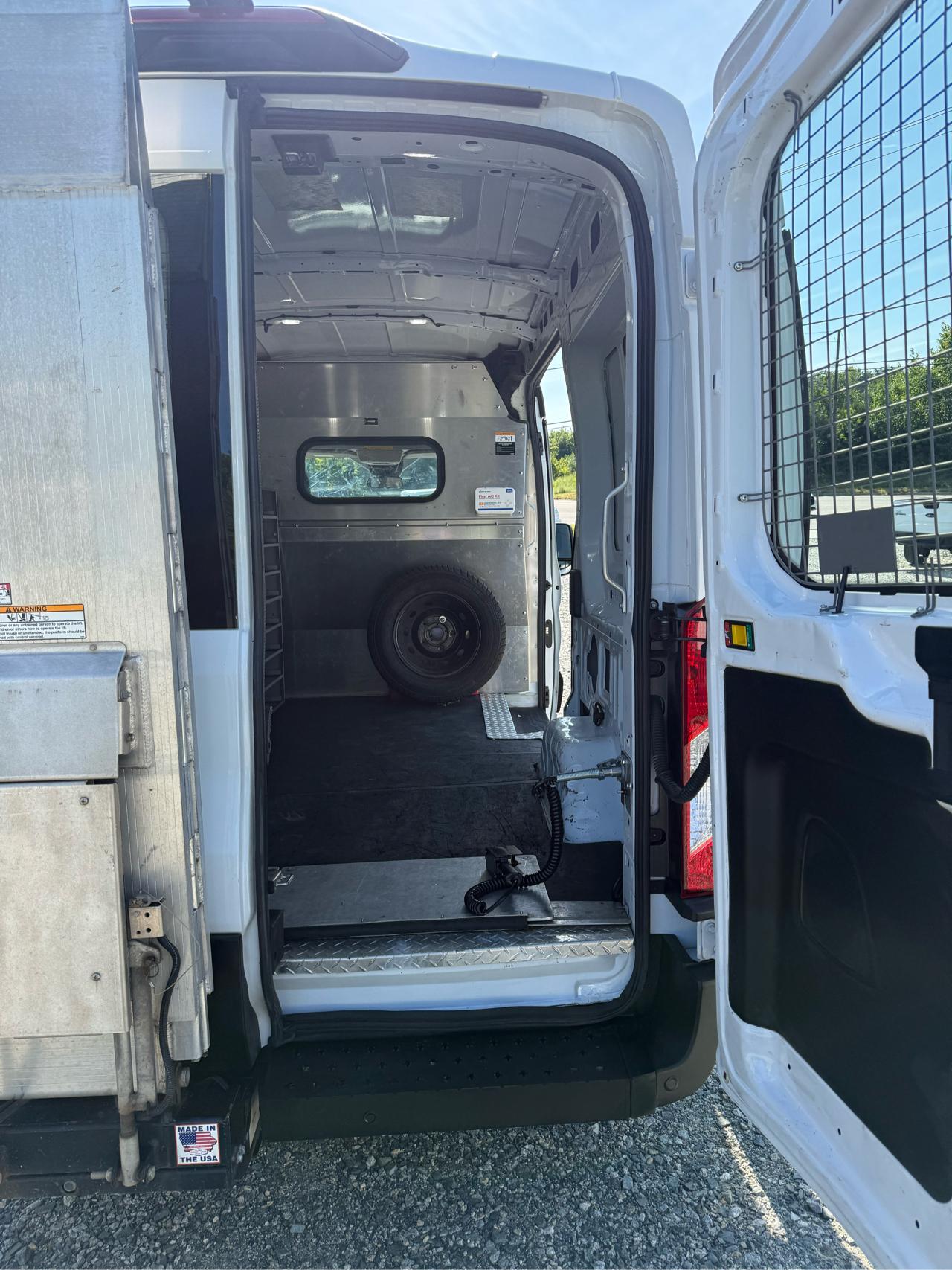 Ford Transit 250 Van Med. Roof w/Sliding Pass. 130-in. WB 2020