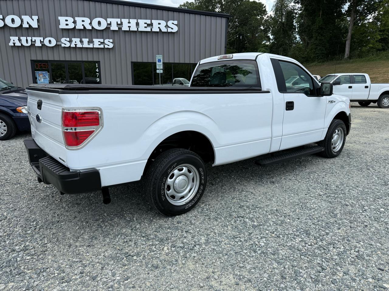 Ford F-150 2WD Reg Cab 145" XL 2014