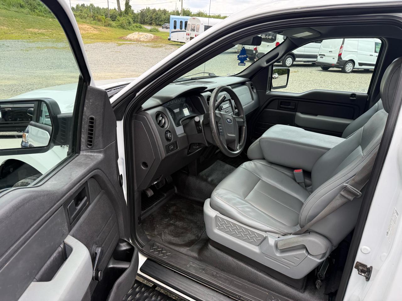 Ford F-150 2WD Reg Cab 145" XL 2014