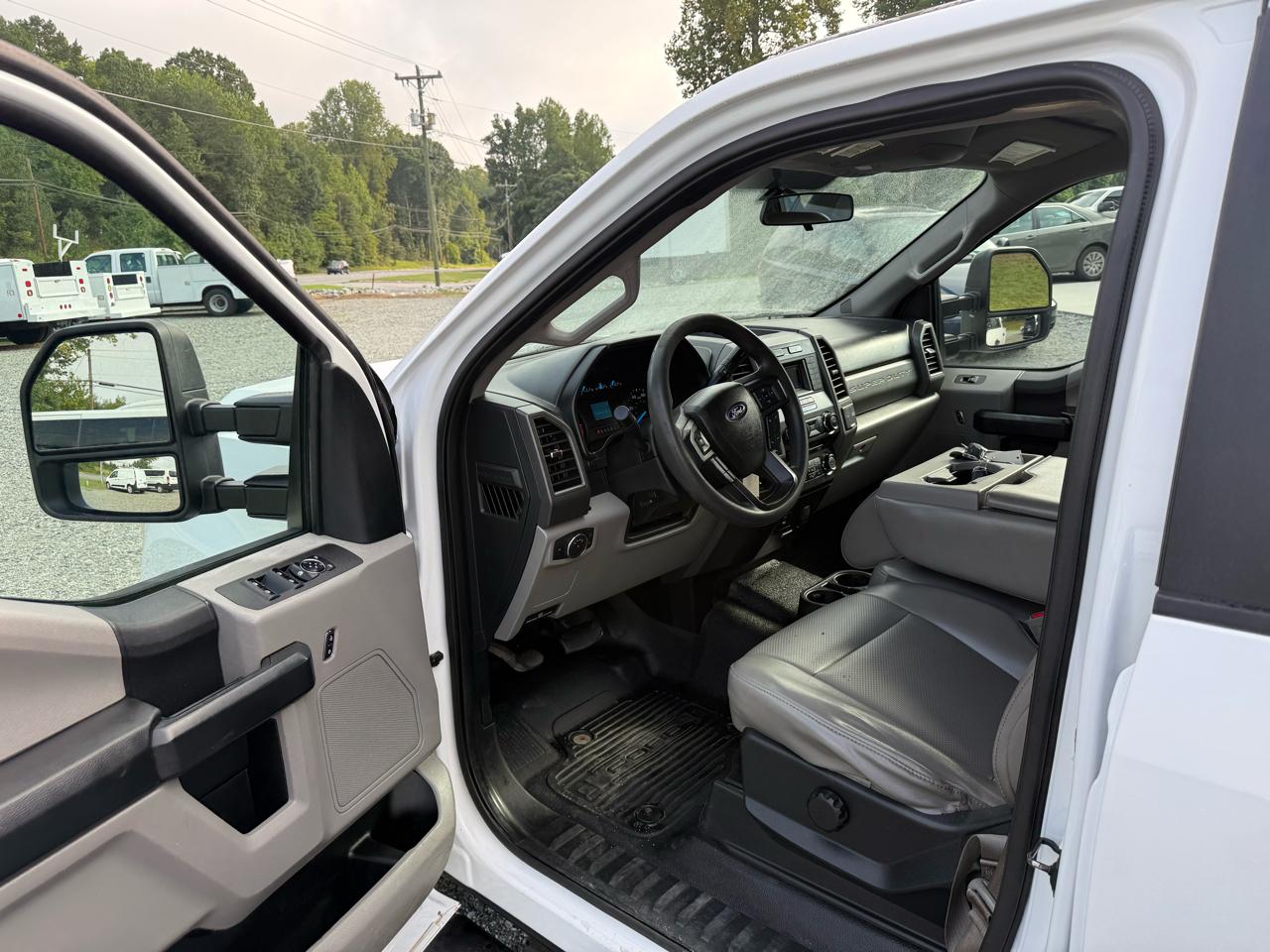 Ford F-250 SD XL Crew Cab LWB 2WD 2017