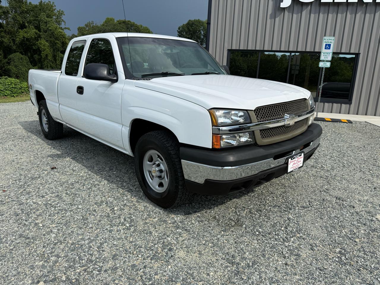 Chevrolet Silverado 1500 4WD Ext Cab 143.5" LS 2003