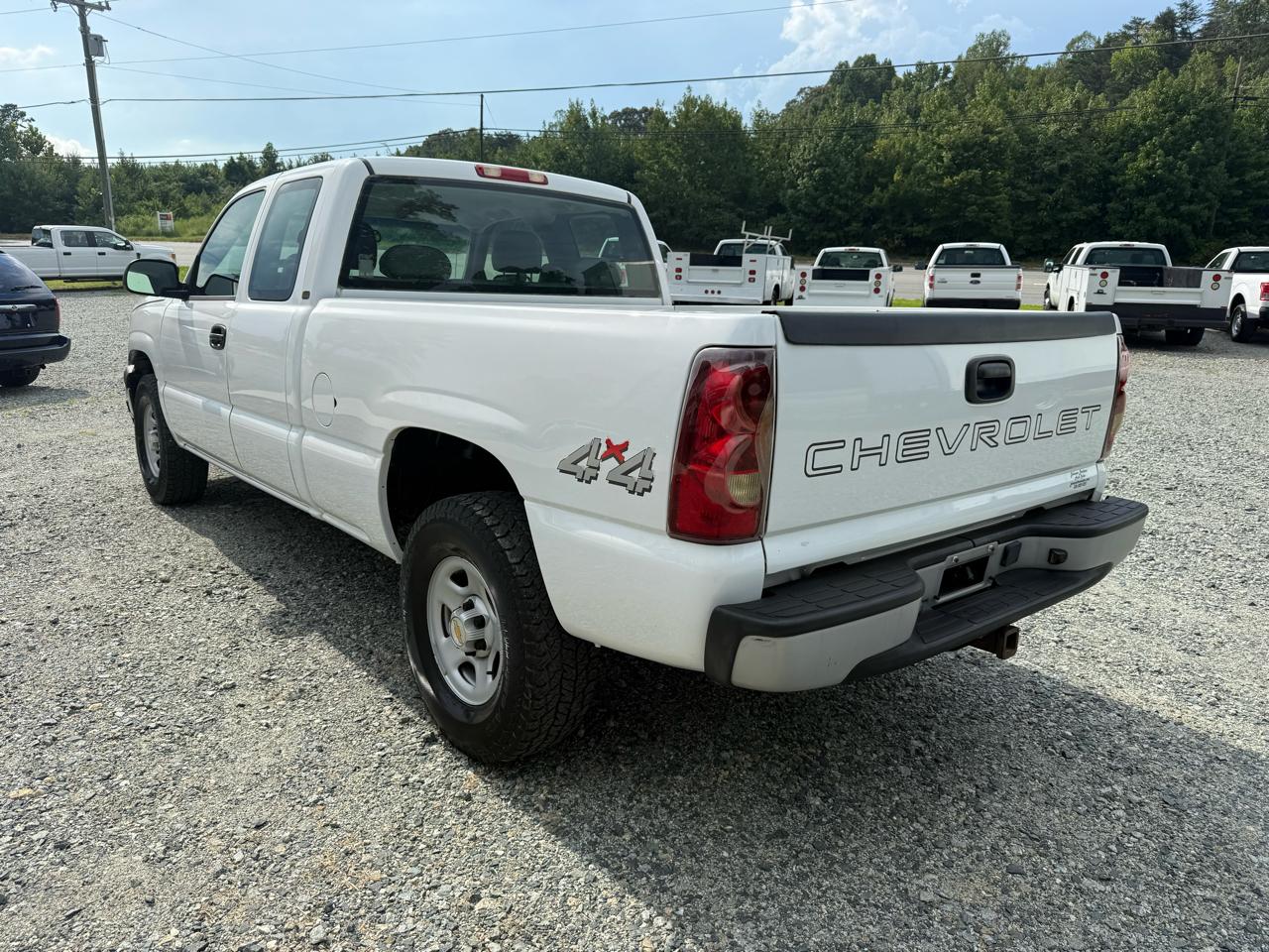 Chevrolet Silverado 1500 4WD Ext Cab 143.5" LS 2003