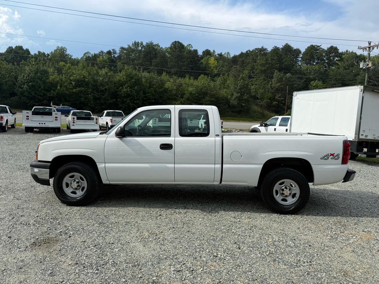 Chevrolet Silverado 1500 4WD Ext Cab 143.5" LS 2003