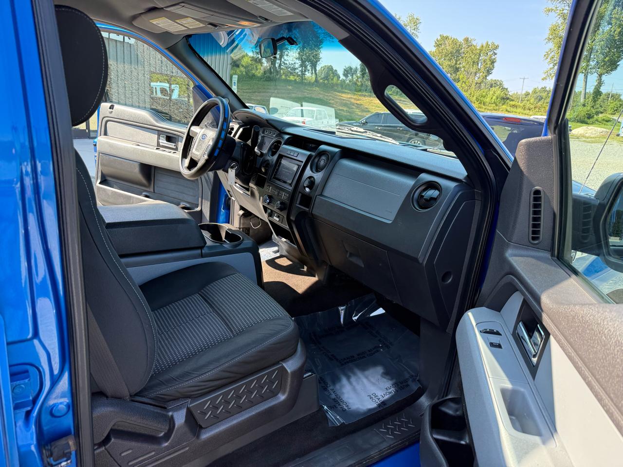 Ford F-150 2WD SuperCrew 145" XLT 2014