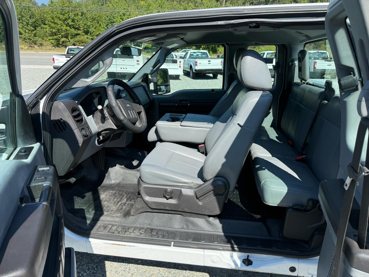Ford F-250 SD XL SuperCab 2WD 2013