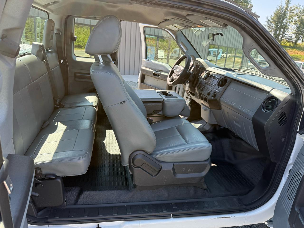 Ford F-250 SD XL SuperCab 2WD 2013