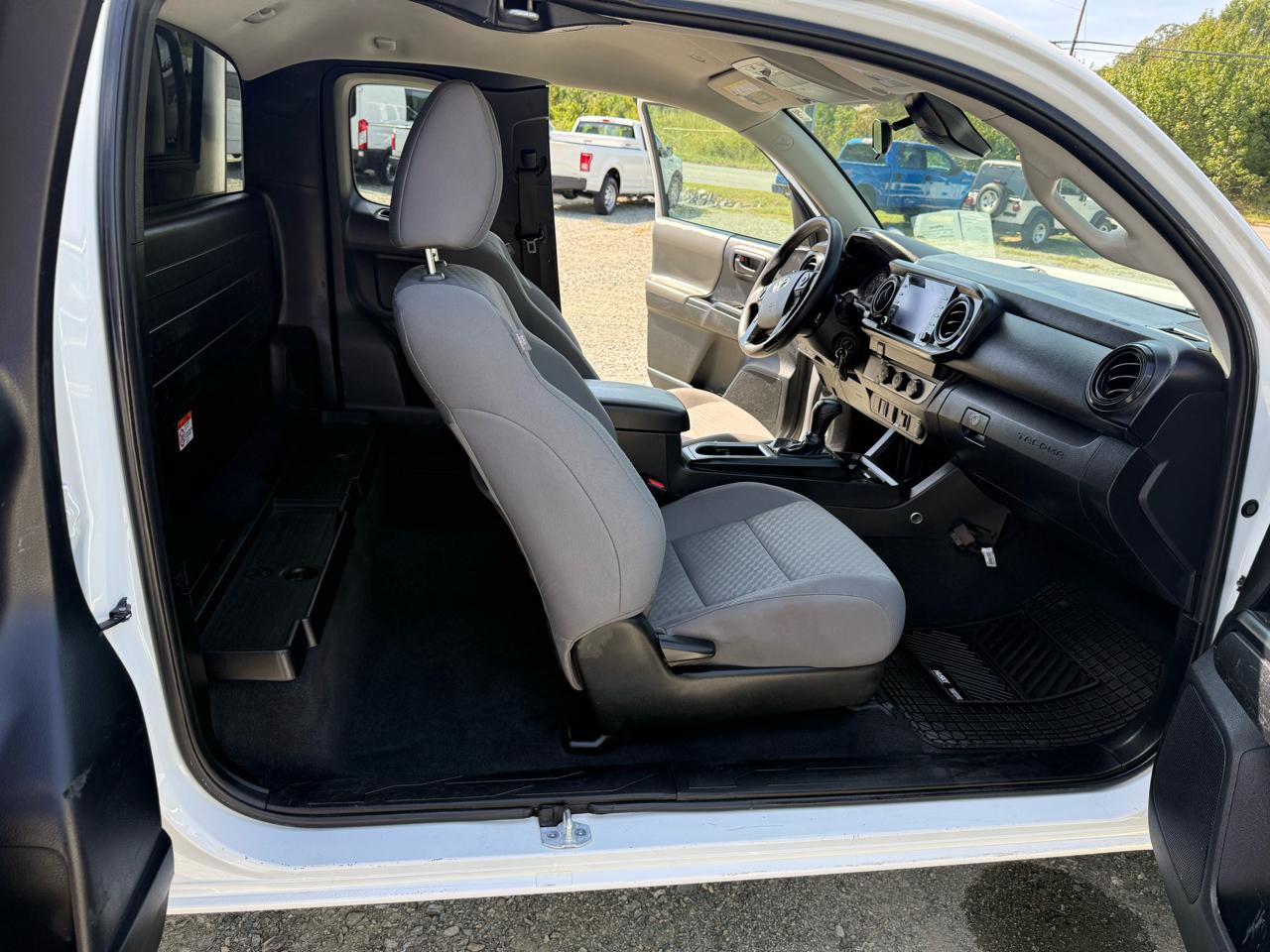 Toyota Tacoma SR5 Access Cab I4 6AT 2WD 2022