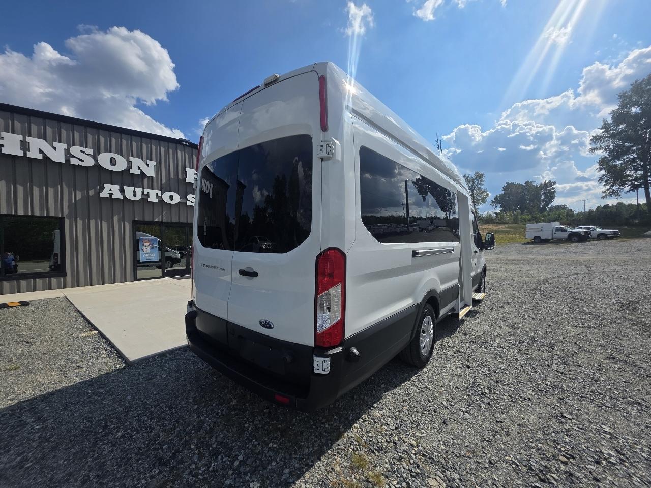 Ford Transit 350 Van High Roof w/Sliding Pass. 148-in. WB EL 2017