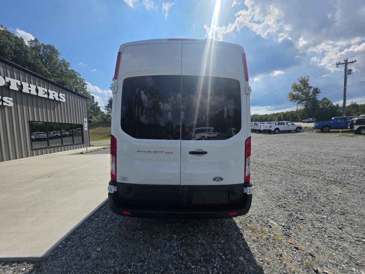 Ford Transit 350 Van High Roof w/Sliding Pass. 148-in. WB EL 2017