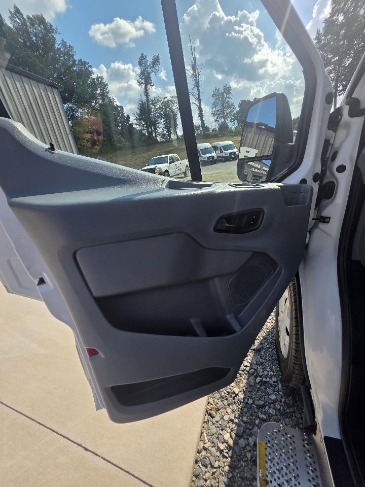 Ford Transit 350 Van High Roof w/Sliding Pass. 148-in. WB EL 2017