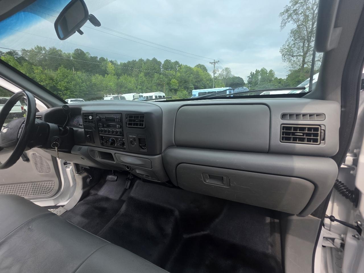 Ford F-450 SD Regular Cab 2WD DRW 2002