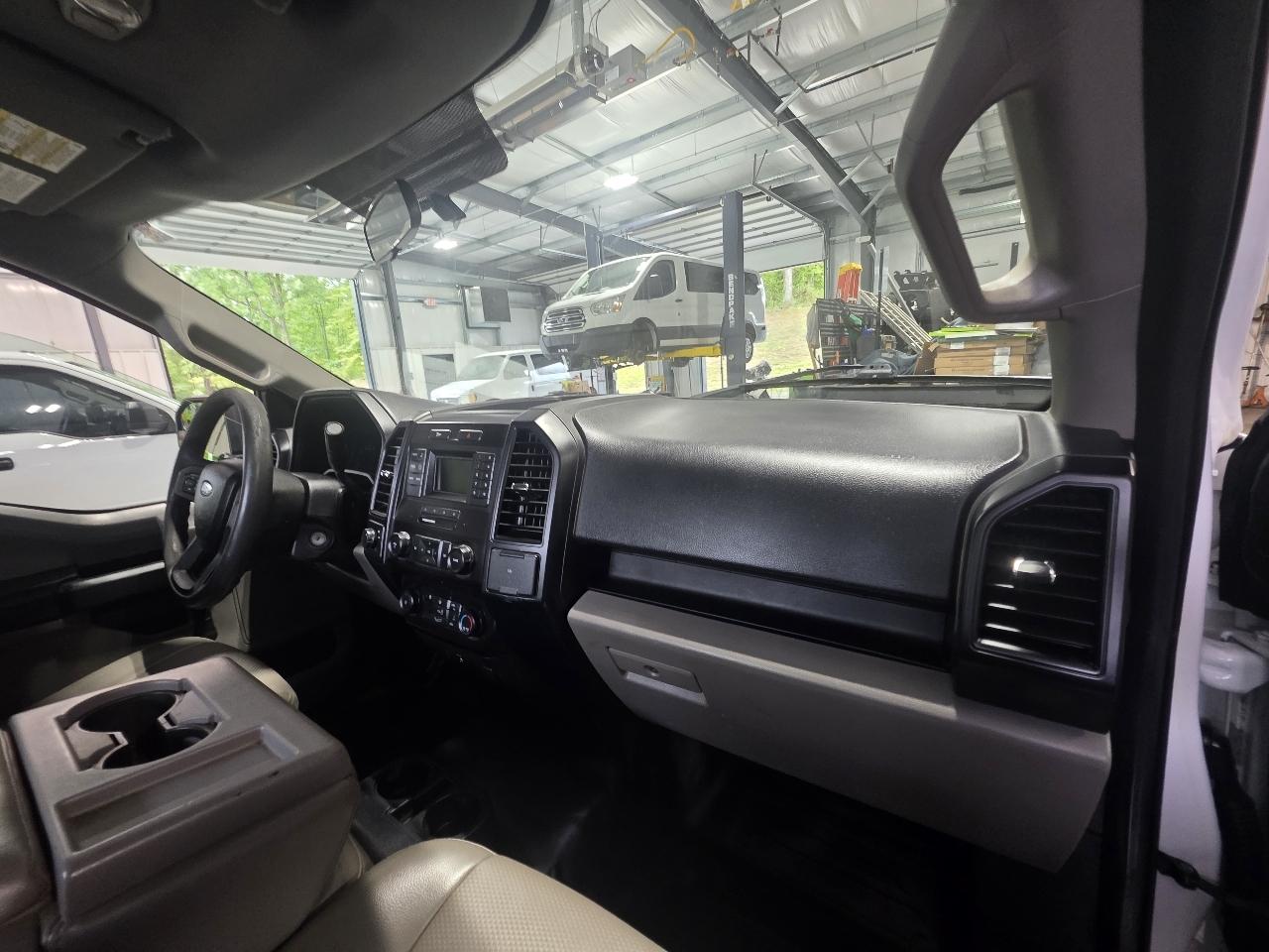 Ford F-150 2WD Reg Cab 141" XL 2016