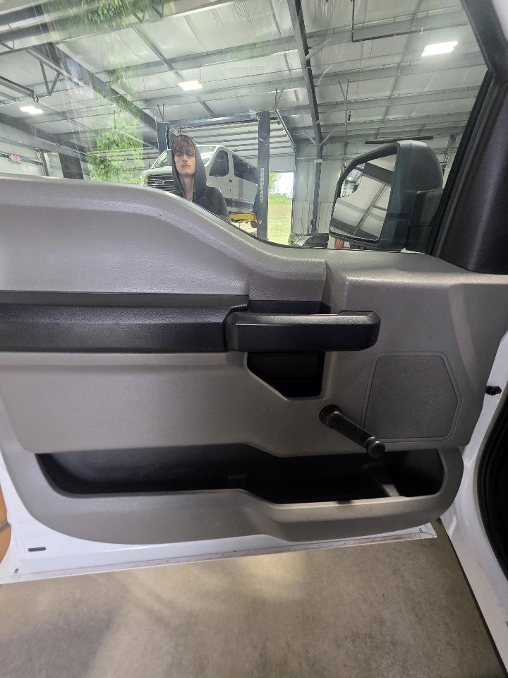 Ford F-150 2WD Reg Cab 141" XL 2016