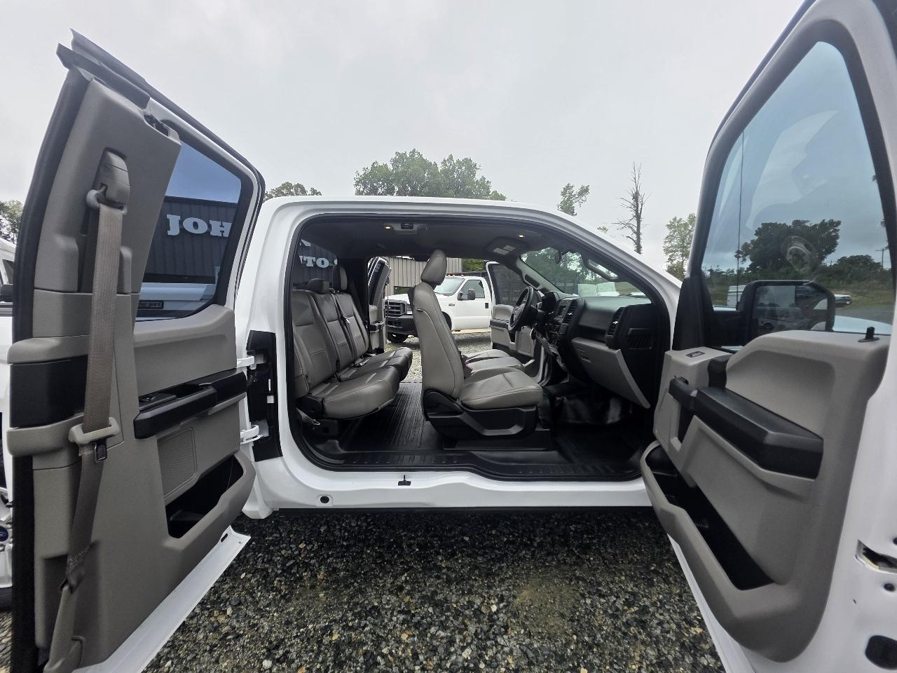 Ford F-150 2WD SuperCab 145" XL 2018