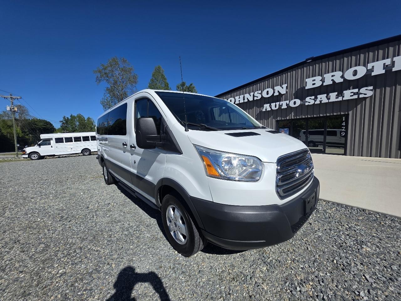 Ford Transit 350 Wagon Low Roof XL w/Sliding Pass. 148-in. WB 2018