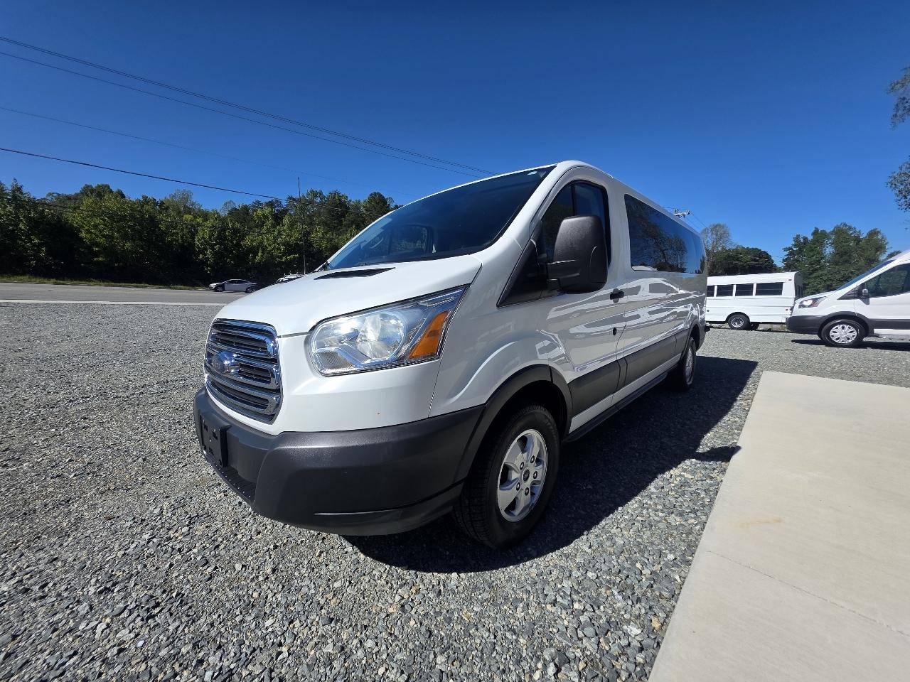 Ford Transit 350 Wagon Low Roof XL w/Sliding Pass. 148-in. WB 2018