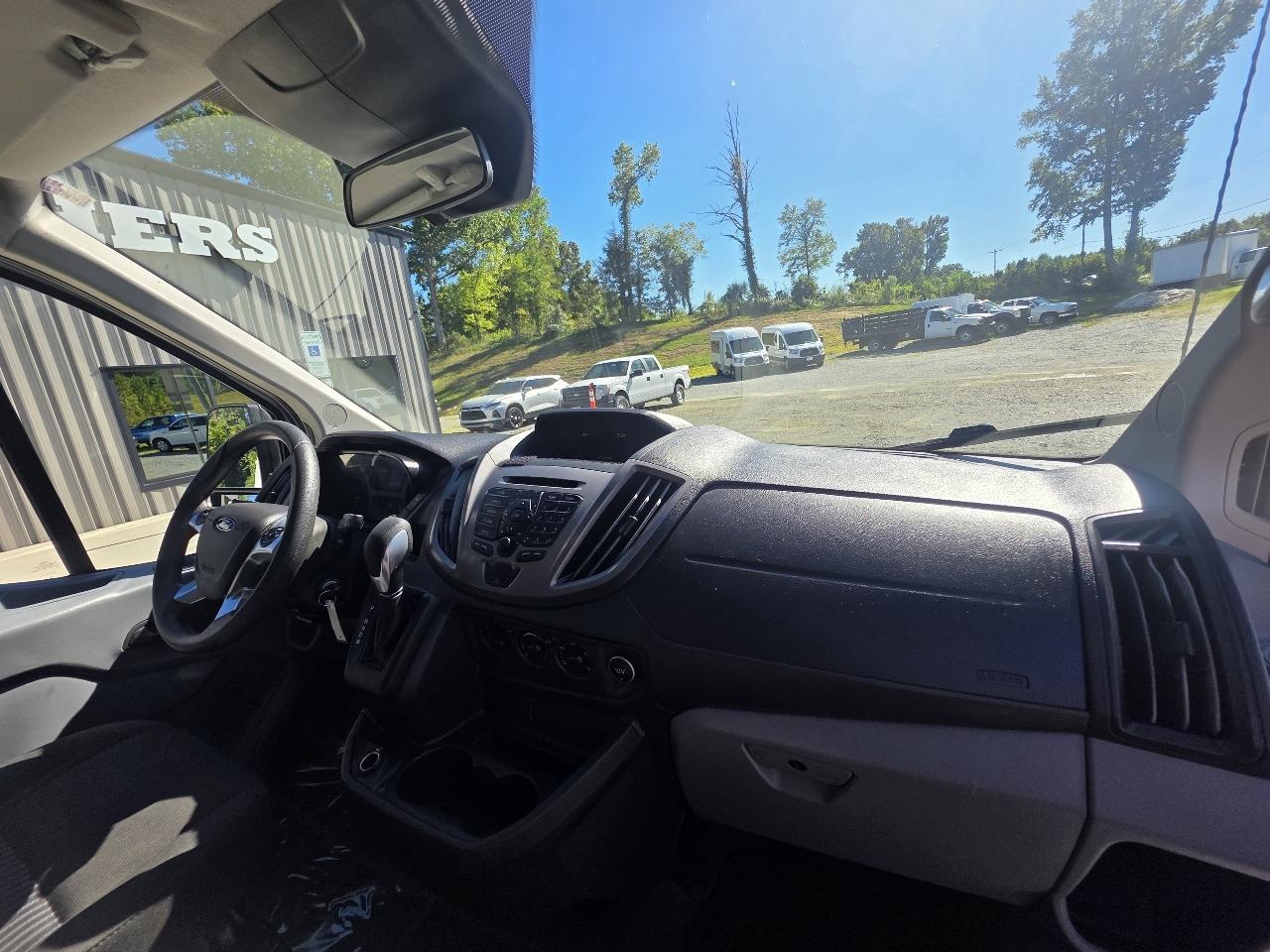 Ford Transit 350 Wagon Low Roof XL w/Sliding Pass. 148-in. WB 2018