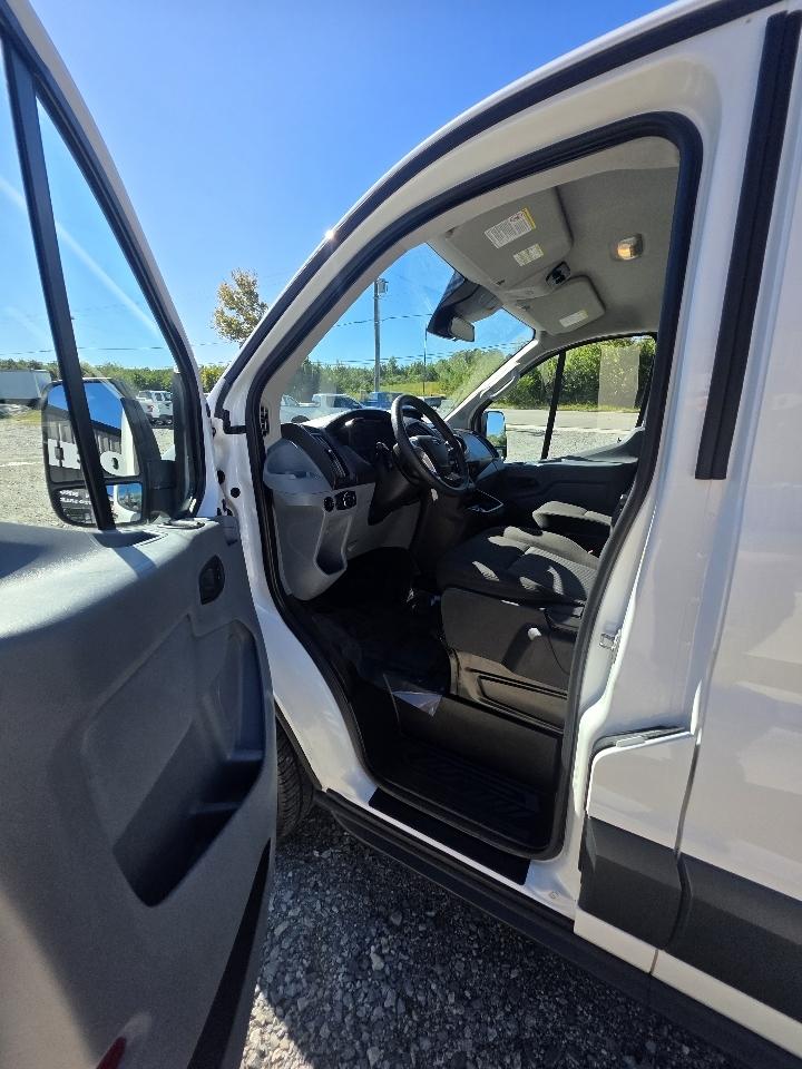 Ford Transit 350 Wagon Low Roof XL w/Sliding Pass. 148-in. WB 2018