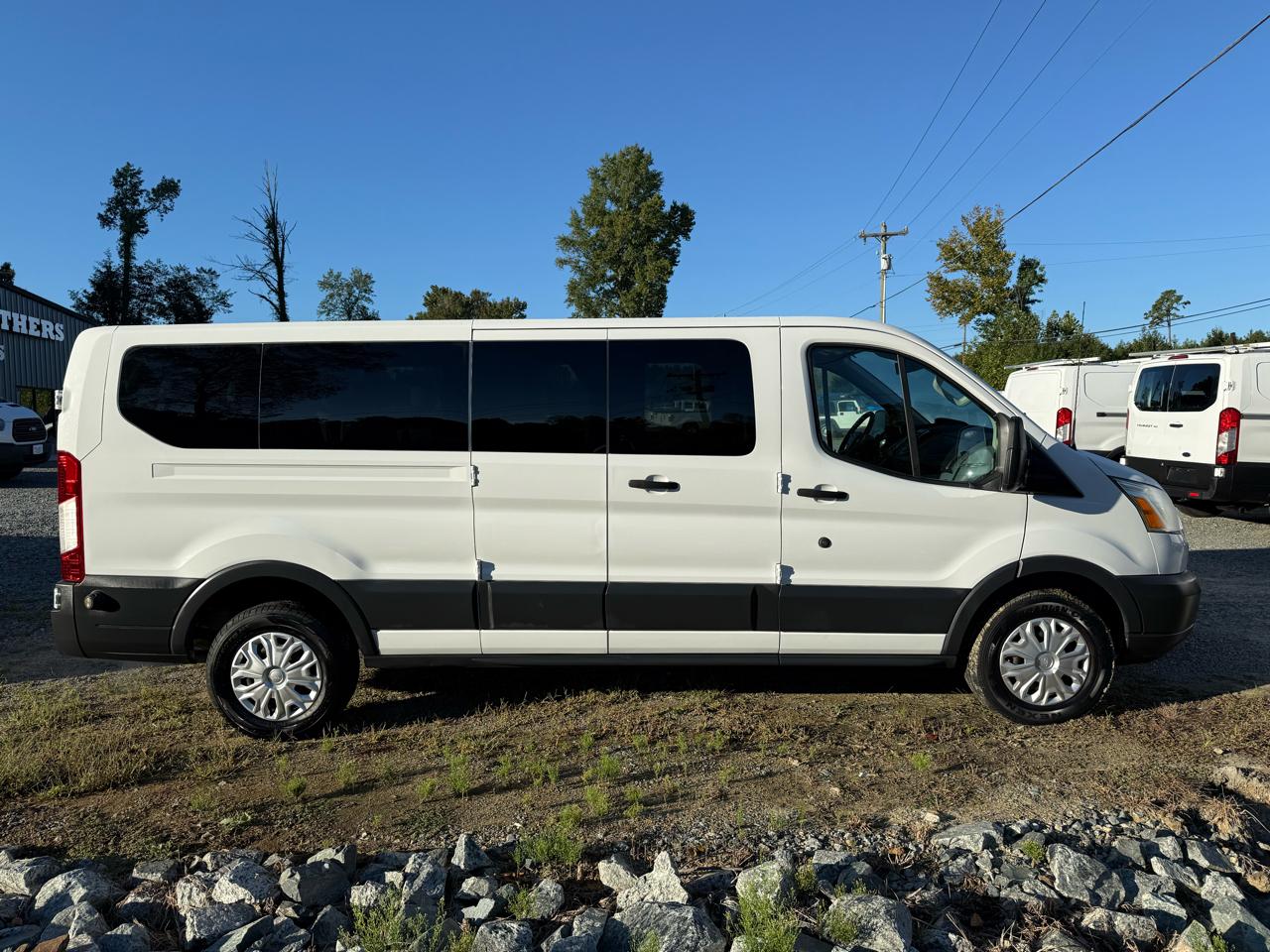 Ford Transit 350 Wagon Low Roof XLT 60/40 Pass. 148-in. WB 2015