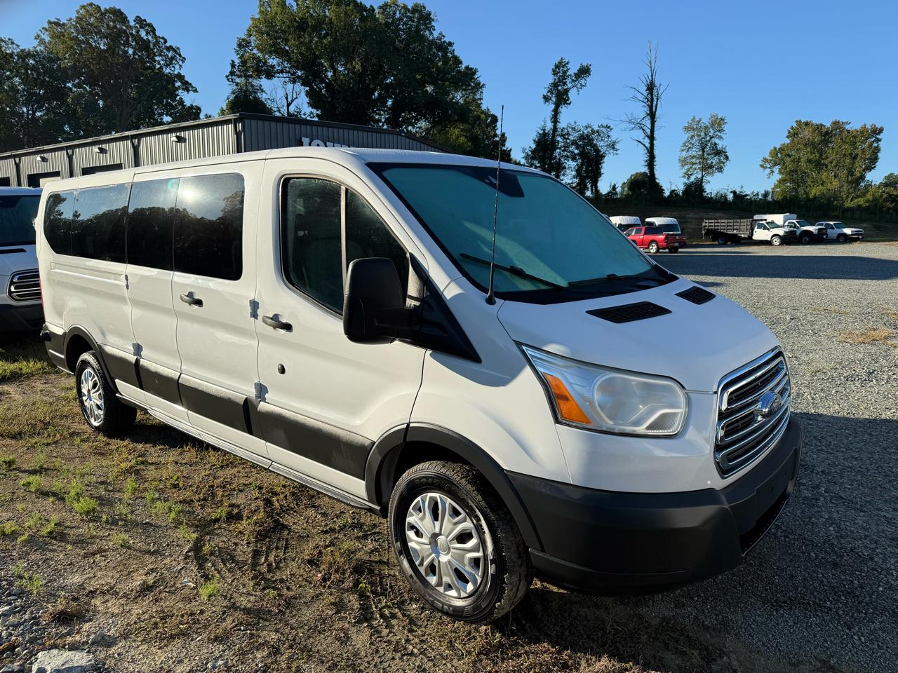 Ford Transit 350 Wagon Low Roof XLT 60/40 Pass. 148-in. WB 2015