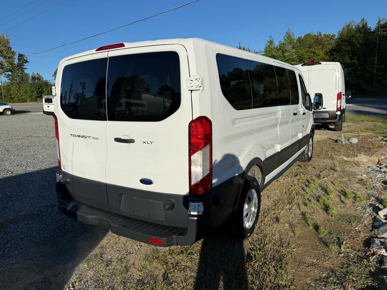 Ford Transit 350 Wagon Low Roof XLT 60/40 Pass. 148-in. WB 2015