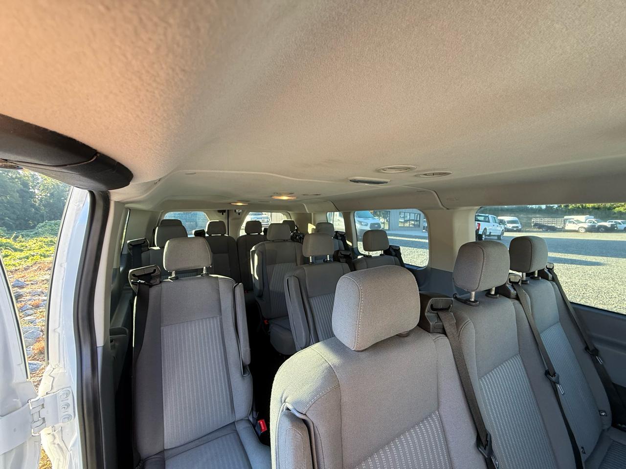 Ford Transit 350 Wagon Low Roof XLT 60/40 Pass. 148-in. WB 2015