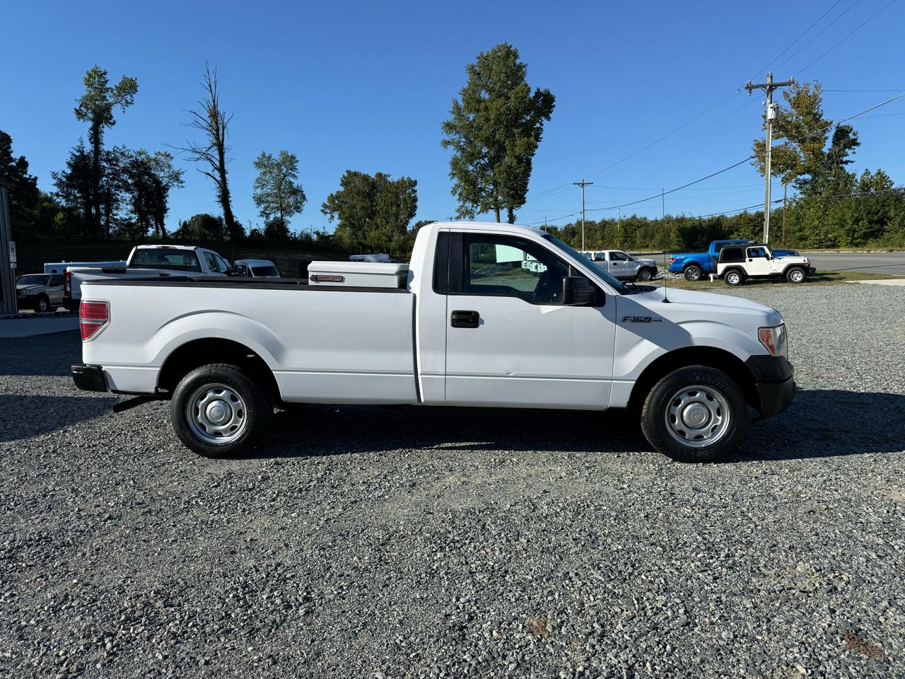 Ford F-150 2WD Reg Cab 141" XL 2014