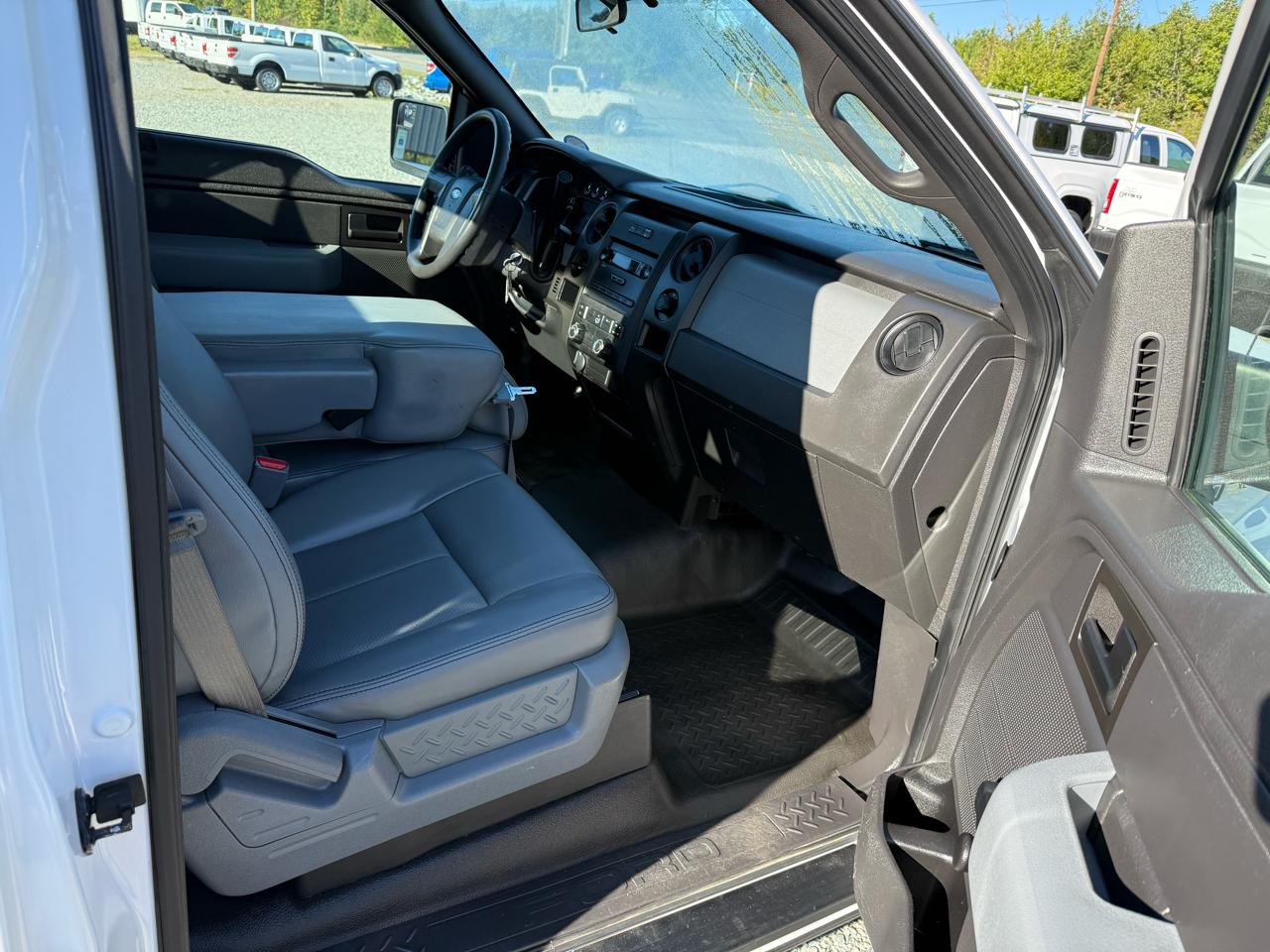 Ford F-150 2WD Reg Cab 141" XL 2014