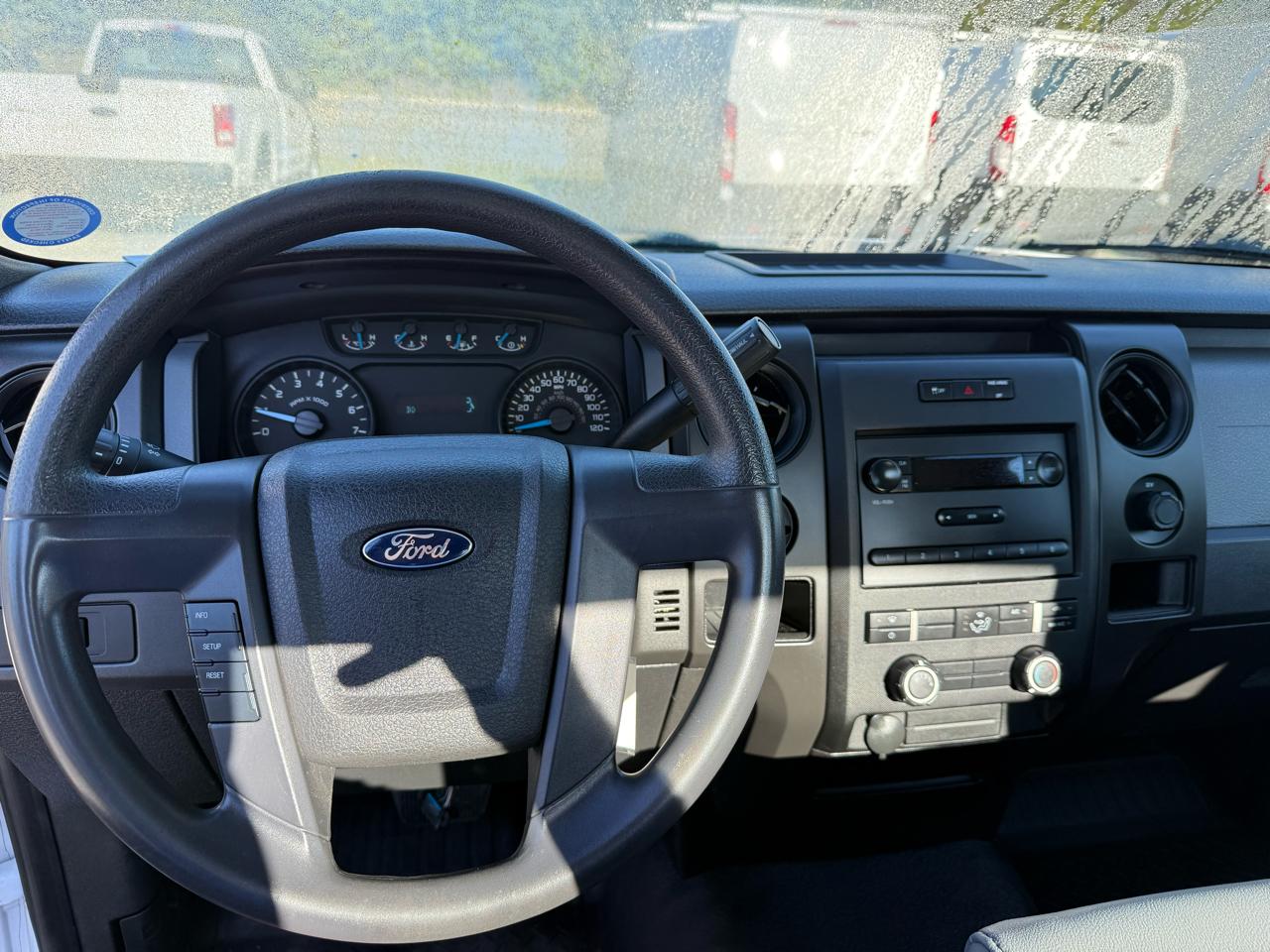 Ford F-150 2WD Reg Cab 141" XL 2014