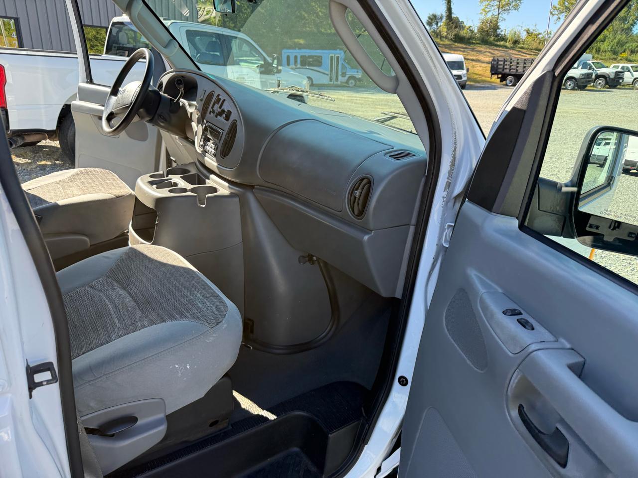 Ford Econoline E-350 Super Duty Extended 2003