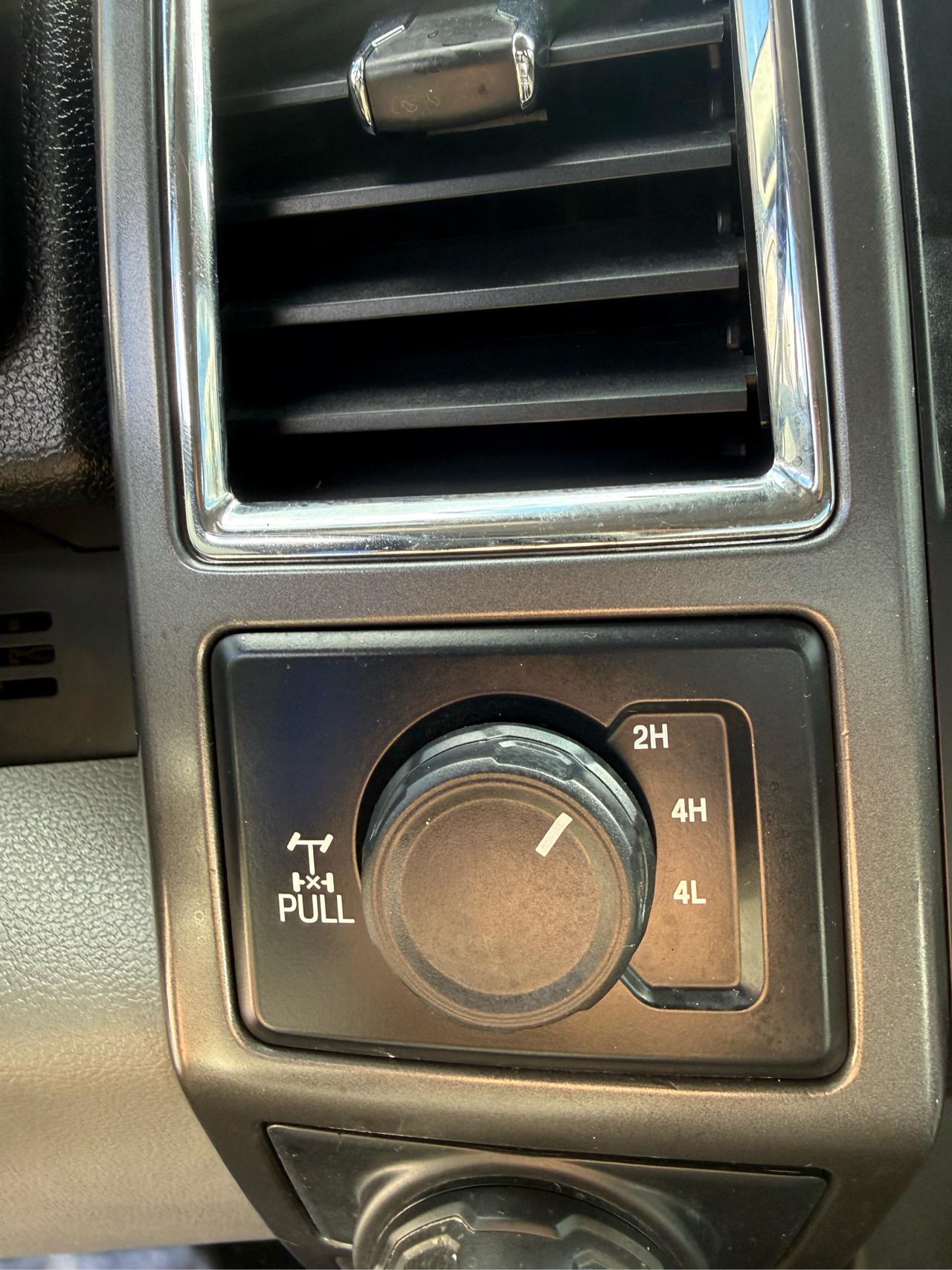 Ford F-150 4WD SuperCab 145" XL 2019