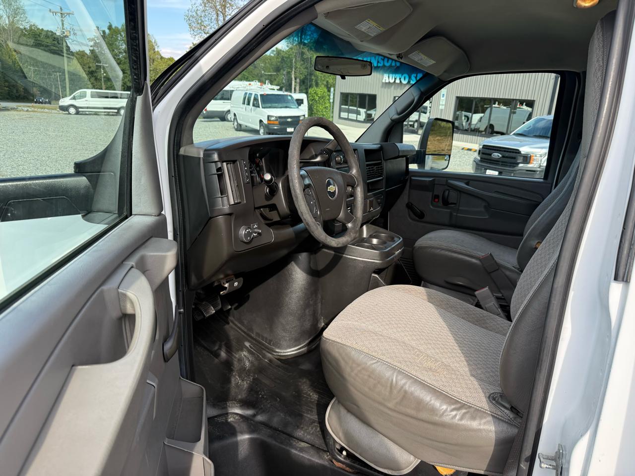 Chevrolet Express G3500 177" 2015