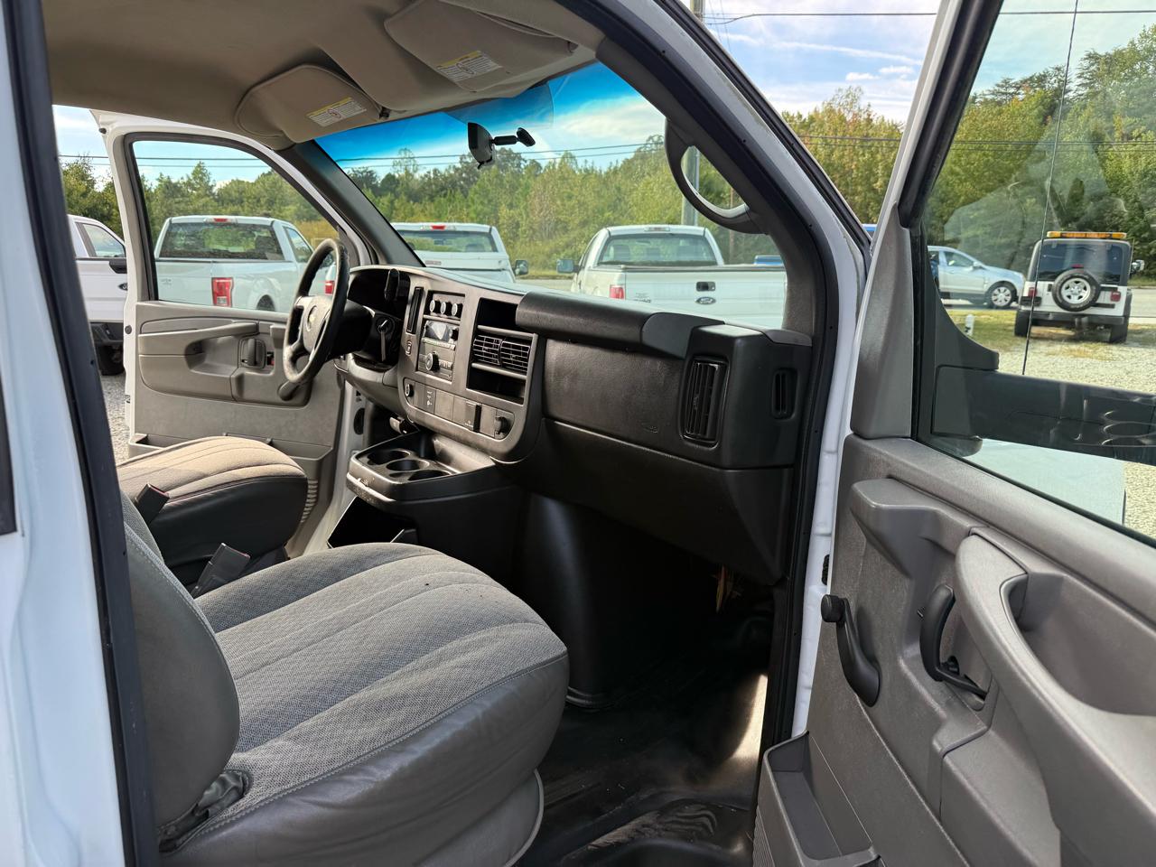 Chevrolet Express G3500 177" 2015