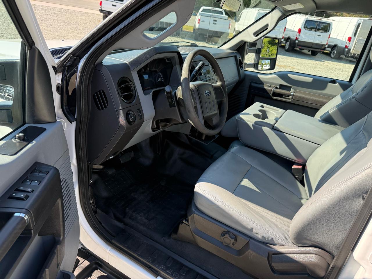 Ford F-250 SD XL Crew Cab LWB 2WD 2016