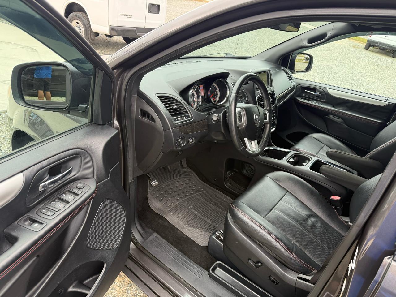 Dodge Grand Caravan R/T 2016