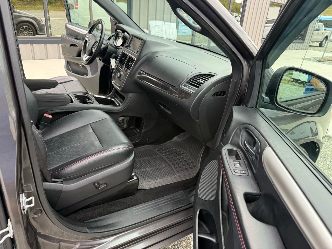 Dodge Grand Caravan R/T 2016